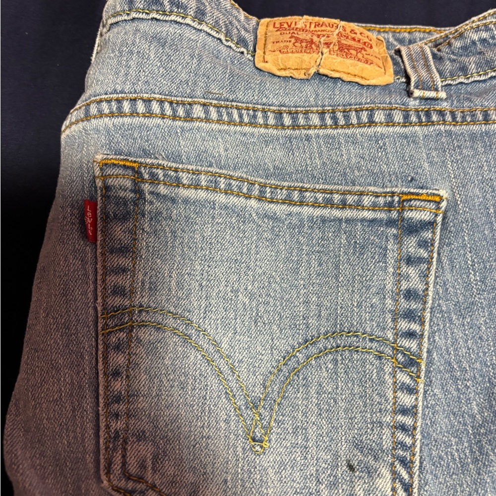 Levi red tag cut off shorts